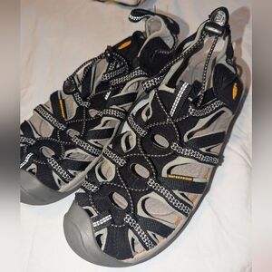 Keen shoes size 10